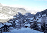 vue du séjour location2chambres-2etoiles-bordurespistes-laclusaz